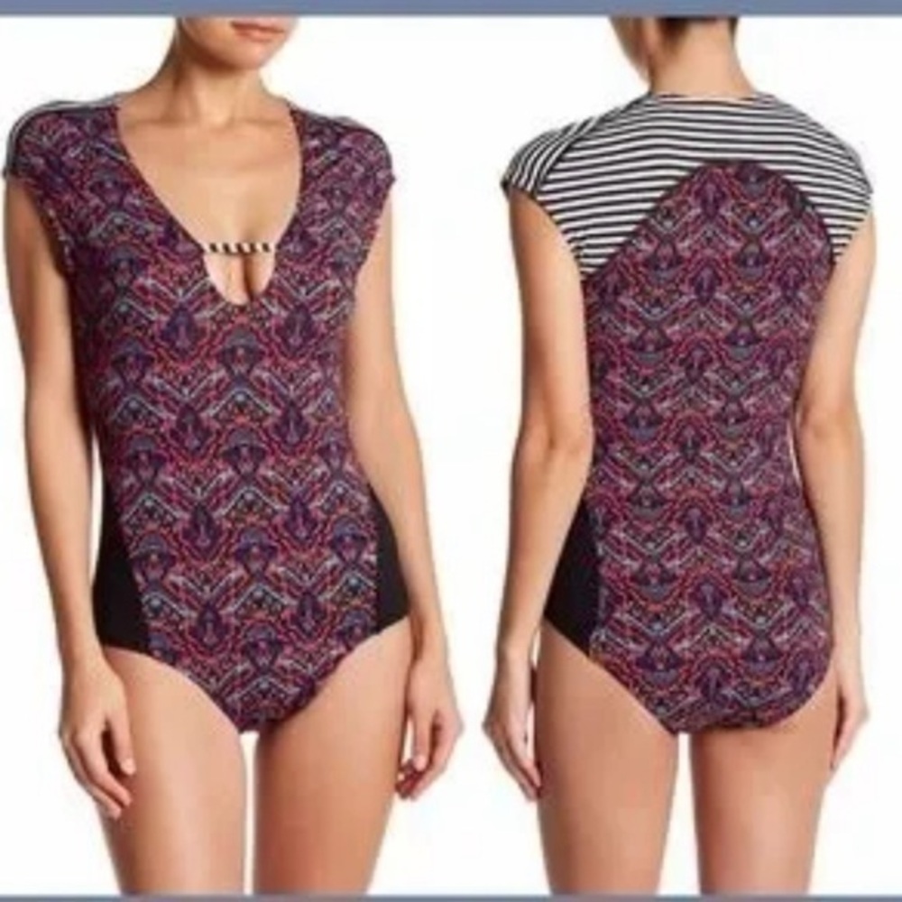 Tart Deanna woman’s size L short sleeve one piece v neck swimsuit